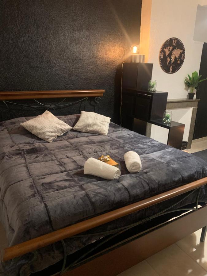Tres Belle Dans Le Centre Historique Ideale Pour 2 Personnes Apartment